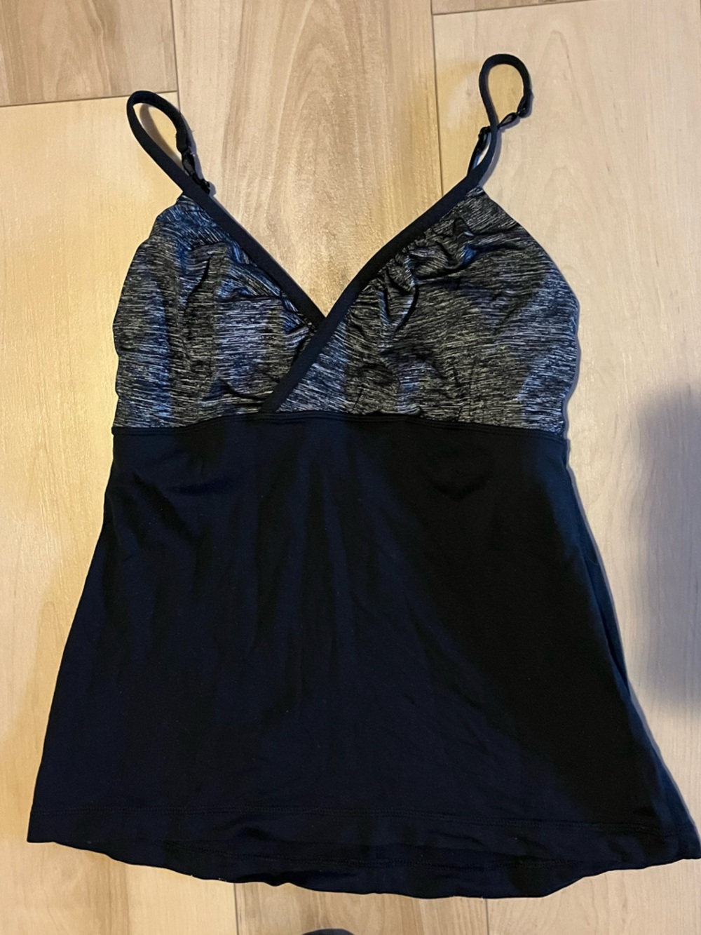 LULU LEMON 🍋 Black and Heather Gray Tank Top